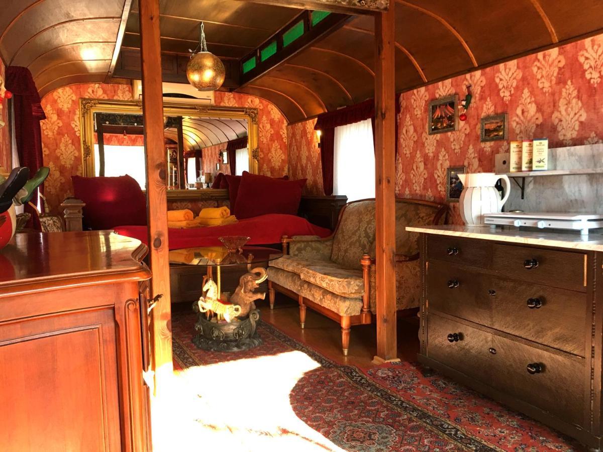Historischer Zirkuswagen Mit Terrasse Und Blick Ins Gruene Witzenhausen Exterior photo
