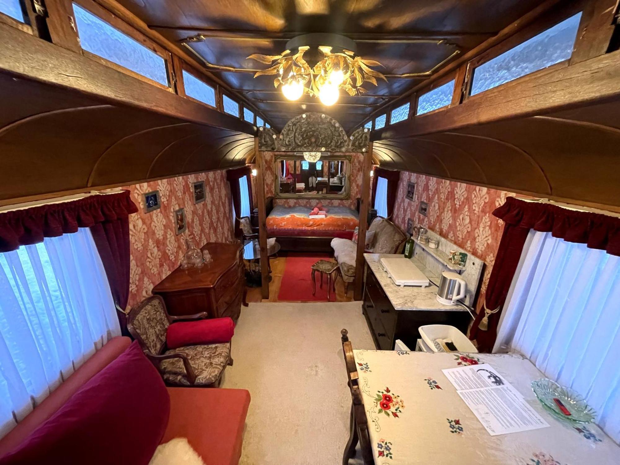Historischer Zirkuswagen Mit Terrasse Und Blick Ins Gruene Witzenhausen Exterior photo